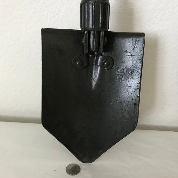Portable Military Surplus Folding Spade - Picture 11 of 16